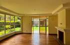 5 Bed Townhouse with En Suite at Lavington - 3