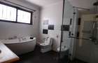 5 Bed Townhouse with En Suite in Lavington - 16