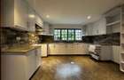 5 Bed House with En Suite in Rosslyn - 5
