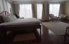 8 Bed House with En Suite in Lavington - 11