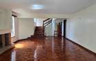5 Bed House with En Suite at Whispers Avenue - 14