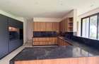 5 Bed Townhouse with En Suite in Westlands Area - 10