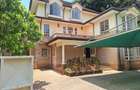 5 Bed Townhouse with En Suite at Lavington - 3