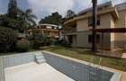 5 Bed Townhouse with En Suite in Lavington - 2