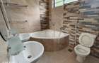 5 Bed Townhouse with En Suite at Lavington - 6