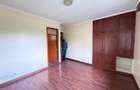 5 Bed House with En Suite in Lavington - 15