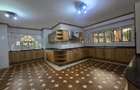 4 Bed House with En Suite in Hill View - 16