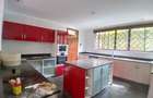 5 Bed Townhouse with En Suite at Lavington - 16