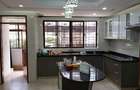 5 Bed Townhouse with En Suite at Lavington Convent Drive - 18
