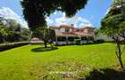 4 Bed House with Garden in Rosslyn - 2