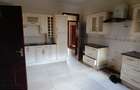 5 Bed House with En Suite in Lavington - 10