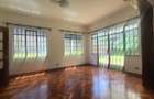 5 Bed House with En Suite in Lavington - 19