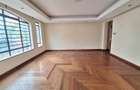 5 Bed Townhouse with En Suite in Lavington - 7