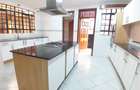 5 Bed Townhouse with En Suite at Lavington - 16