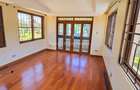 5 Bed Townhouse with En Suite at Lavington Green - 5