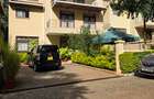 5 Bed Townhouse with En Suite at Lavington Green. - 5