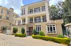 5 Bed Townhouse with En Suite at Lavington Green - 3