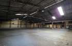 40,000 ft² Warehouse with Parking in Industrial Area - 5