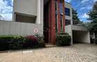 5 Bed House with Garden at Lavington - 17