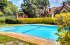 5 Bed Townhouse with En Suite at Lavington - 17