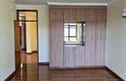 5 Bed Townhouse with En Suite in Lavington - 10