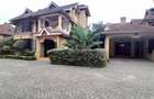 5 Bed Townhouse with En Suite at Lavington - 1