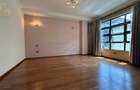 4 Bed Apartment with En Suite in Riverside - 12