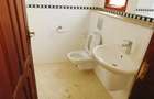 5 Bed Townhouse with En Suite in Spring Valley - 11