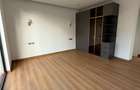 5 Bed Townhouse with En Suite in Lavington - 7