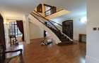 5 Bed House with En Suite in Runda - 8