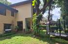 4 Bed House with En Suite in Lavington - 20