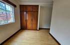 5 Bed House with En Suite in Lavington - 14