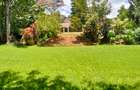 6 Bed House with En Suite in Lavington - 4