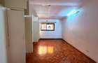 4 Bed House with En Suite in Spring Valley - 10