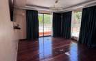 5 Bed House with En Suite in Lavington - 6