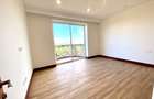 3 Bed Apartment with En Suite in Parklands - 13