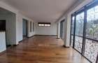 5 Bed Townhouse with En Suite at Convent Drive - 16