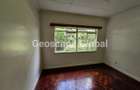 4 Bed House with En Suite in Rosslyn - 9
