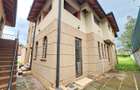 6 Bed House with En Suite in Runda - 17