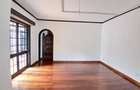 4 Bed Townhouse with En Suite at Riverside Drive - 11