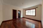 4 Bed Townhouse with En Suite in Lavington - 9