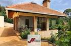 5 Bed House with En Suite in Nyari - 4