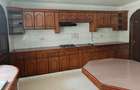 5 Bed House with En Suite at Riverside - 12