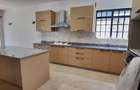 5 Bed Townhouse with En Suite at Lavington - 4