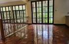 4 Bed House with En Suite in Rosslyn - 5