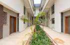 4 Bed Apartment with En Suite at Rosslyn - 2
