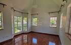 5 Bed Townhouse with Swimming Pool in Rosslyn - 5