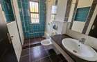5 Bed House with En Suite in Runda - 14