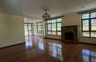 5 Bed Townhouse with En Suite in Lavington - 3