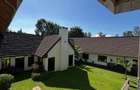 7 Bed House with En Suite in Ridgeways - 5